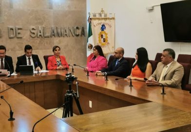 Asistió regidor de Salamanca, Juan Ortega, a sesión para la entrega de informe de gobierno / @JCesarPrieto @GobSalamanca >>>