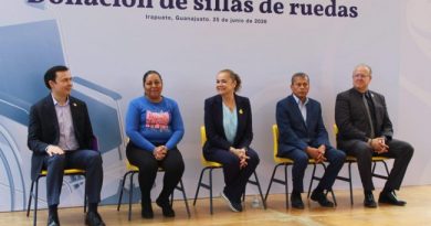 Fundación CRIT Irapuato entrega 75 sillas de ruedas para estudiantes de Guanajuato / @LibiaDennise @gobiernogto >>>